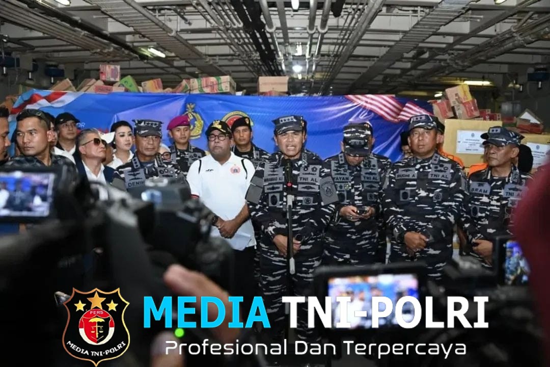 TNI AL Kerahkan KRI dan Helikopter untuk Bantu Korban Bencana di Aceh, Sumut dan Sumbar