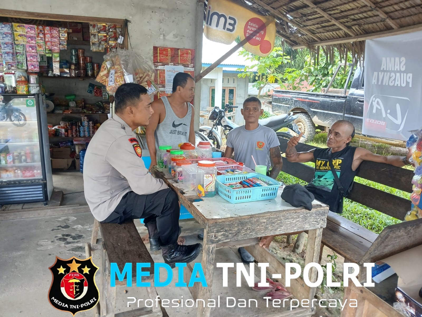 Patroli Humanis Polisi Ajak Warga Tetap Waspada Saat Beraktivitas di SPBU