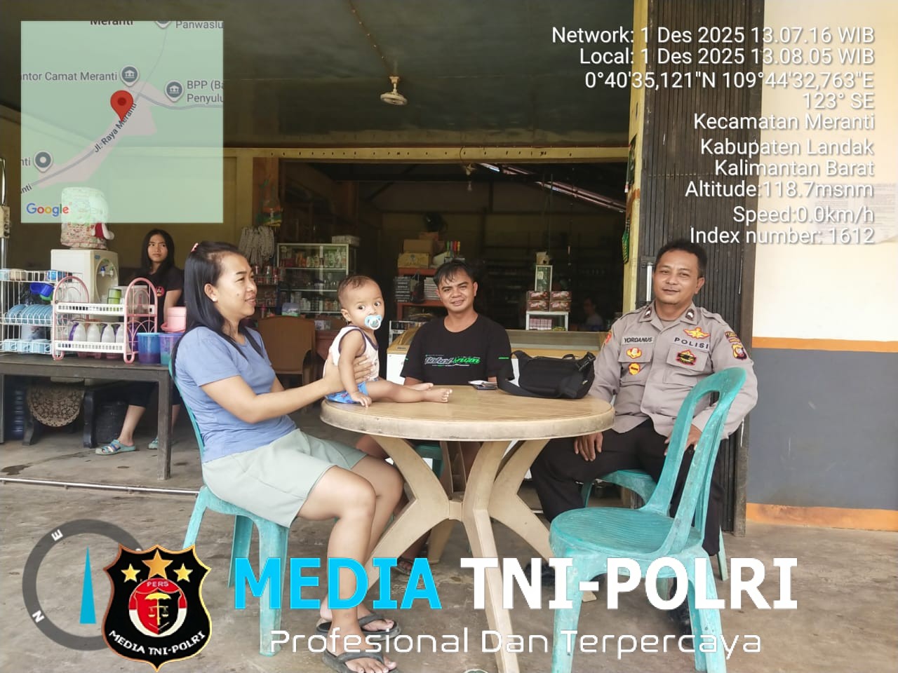 Temui Warga Saat Patroli Siang, Polsek Meranti Jalin Kedekatan dan Sampaikan Imbauan Kamtibmas