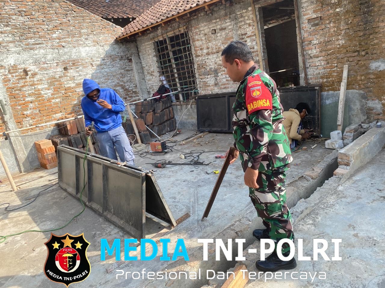 Babinsa Koramil Selo Dorong Semangat Pelaku Usaha Bengkel Las di Dukuh Senet