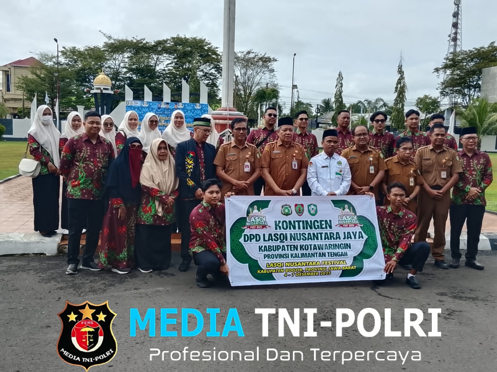 Pj Sekda Kotim Umar Kaderi Melepas Kafilah Dalam Rangka Mengikuti Qasidah Nusantara Tingkat Nasional ke XXVIII Tahun 2025 ke Bogor Jawa Barat