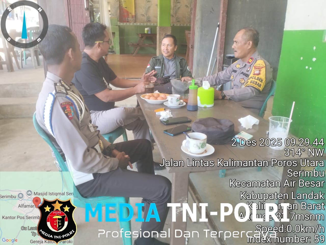 Suasana Kekeluargaan Warnai Kopi Morning Kapolsek Air Besar Bersama Kades dan Tokoh Tengon