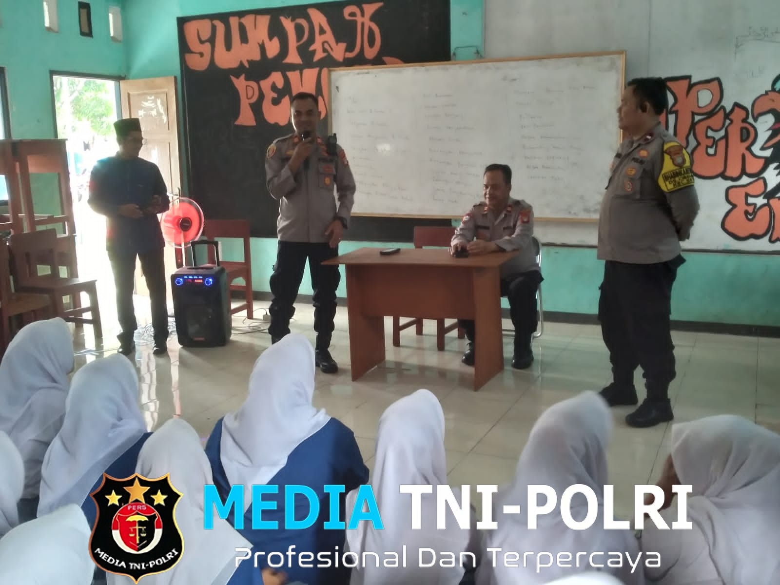 Kapolsek Setu Sambangi Sekolah, Siswa SMK Binatama Setu Antusias Ikuti Penyuluhan Kamtibmas