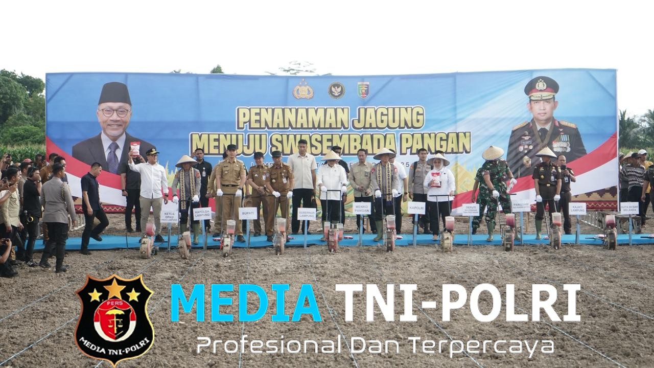 Wakapolri dan Kapolda Lampung Dampingi Menko Pangan Zulkifli Hasan Tanam Jagung di Lampung Selatan