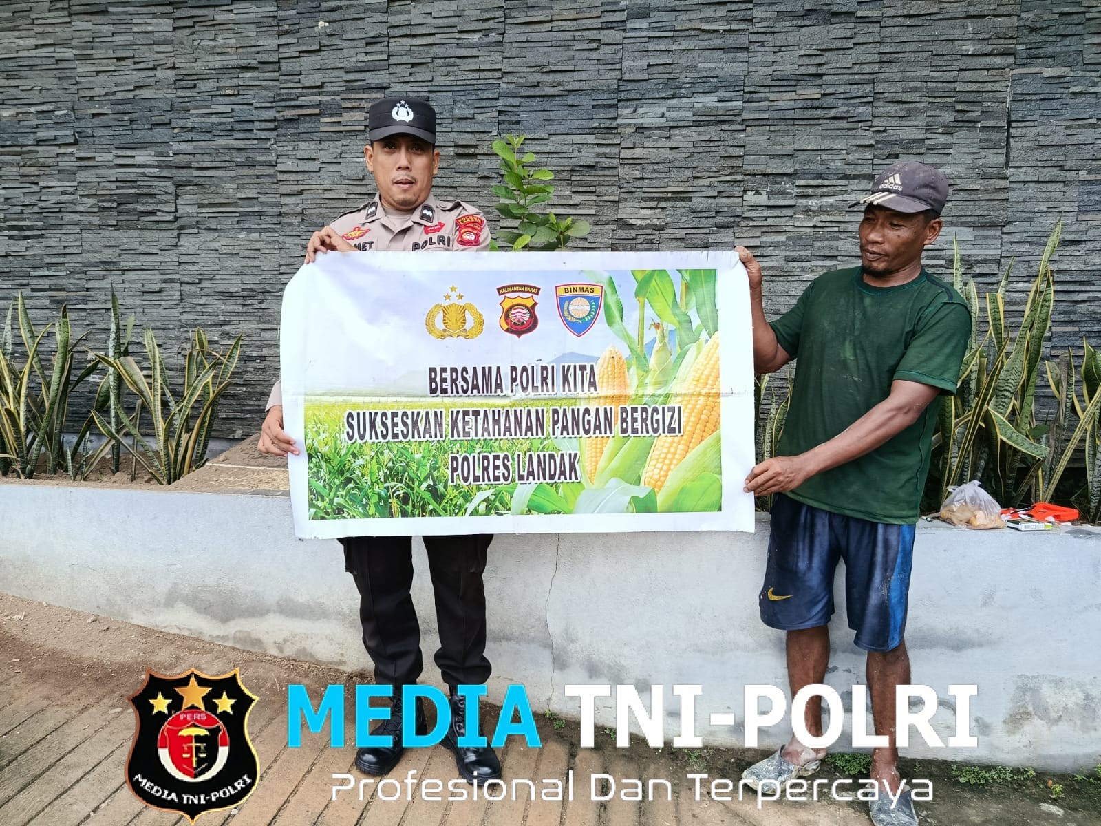 Polsek Menjalin Sampaikan Himbauan Dukungan Program Ketahanan Pangan Bergizi kepada Warga