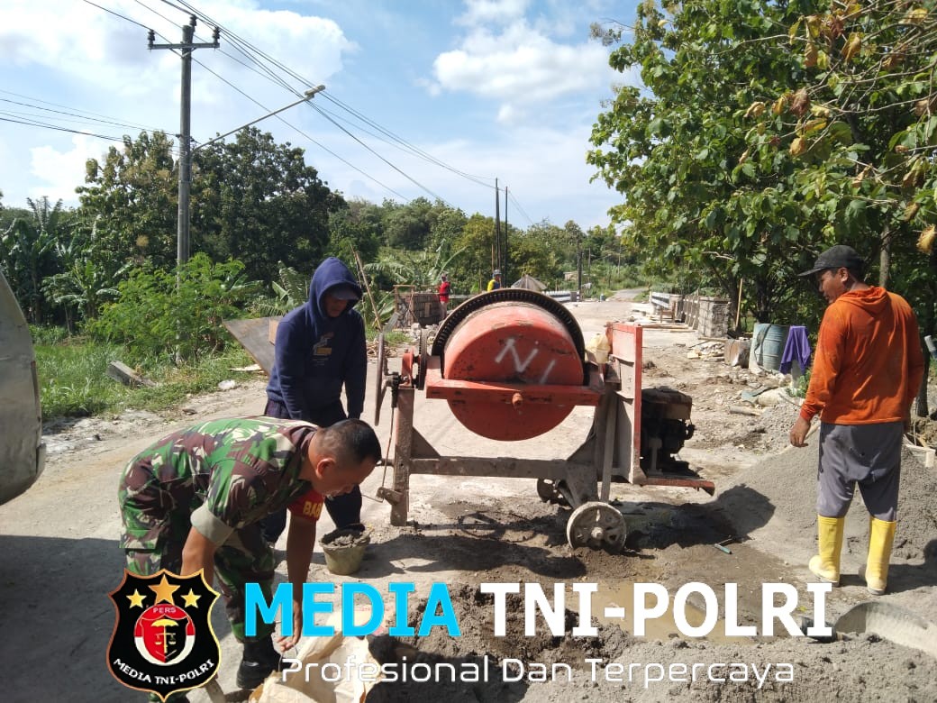 Babinsa Nogosari Pantau Pembangunan Jembatan Baru Penghubung Dua Kecamatan, Dorong Akselerasi Ekonomi Warga