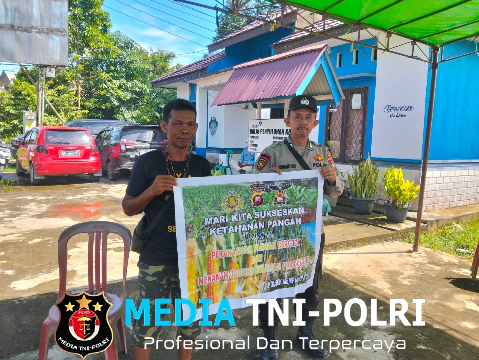 Polsek Mempawah Hulu Ajak Masyarakat Perkuat Ketahanan Pangan Dengan Menanam Jagung di Lahan Produktif