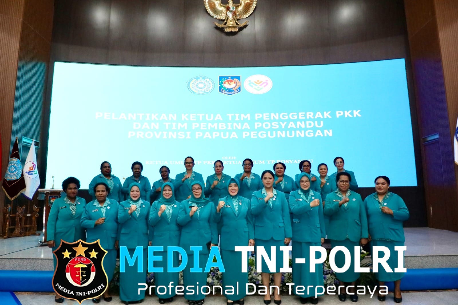 Tri Tito Lantik Anggieta Bestari Tabo sebagai Ketua TP PKK dan Tim Pembina Posyandu Papua Pegunungan