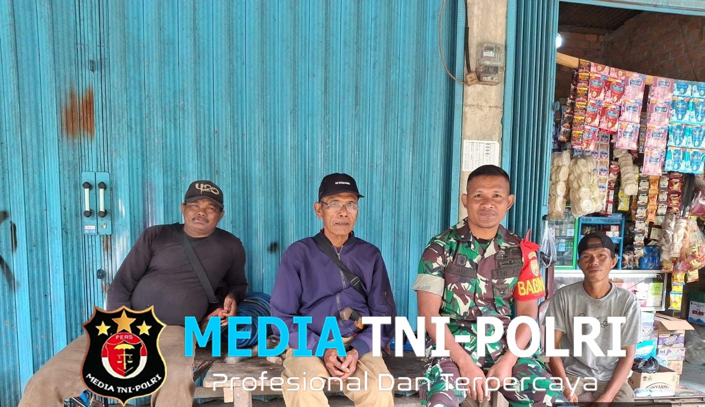 Babinsa Tingkatkan Silaturahmi Lewat Komsos di Desa Guguk