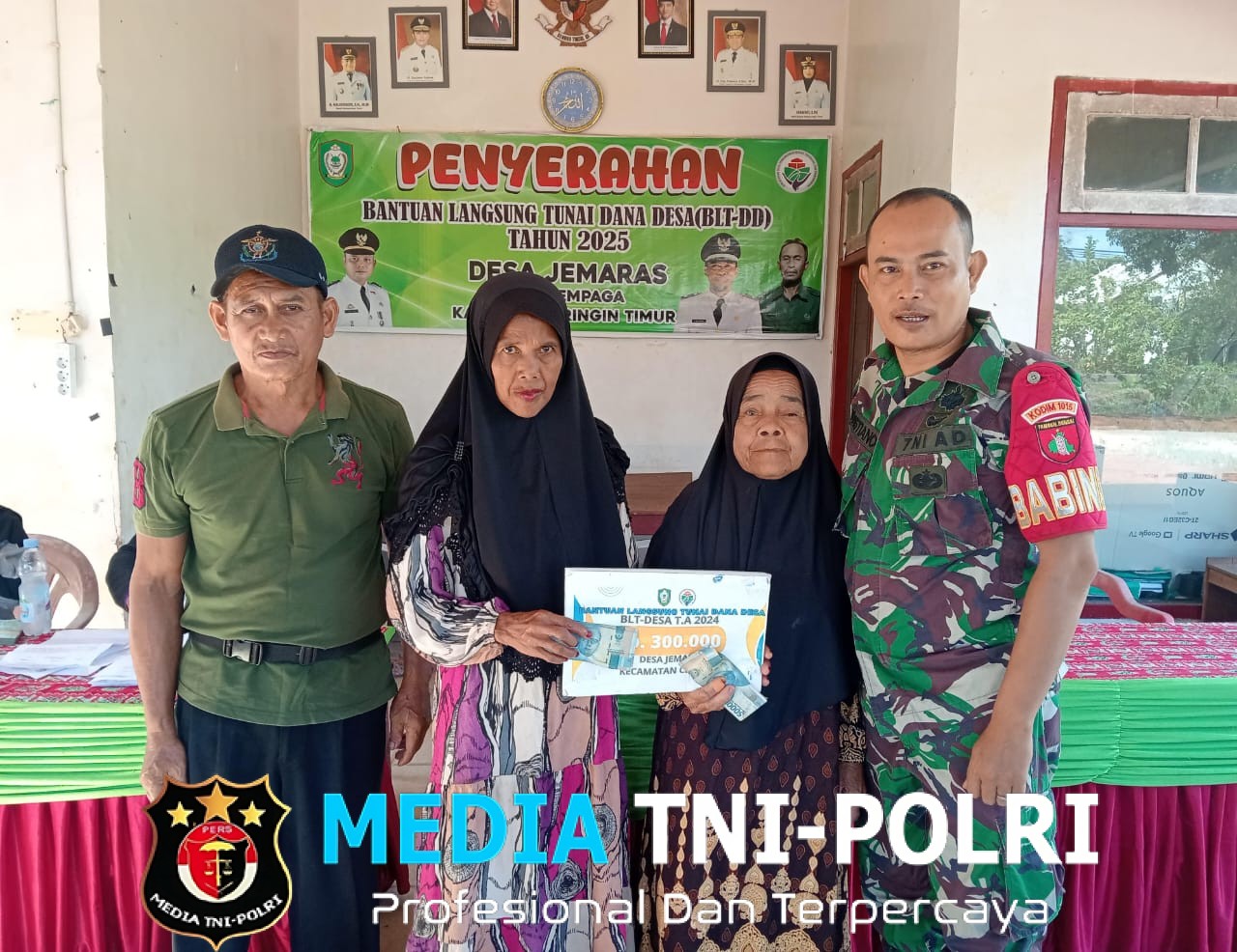 Babinsa Koramil 1015-06/Cempaga Serahkan Bantuan Langsung Tunai Dana Desa