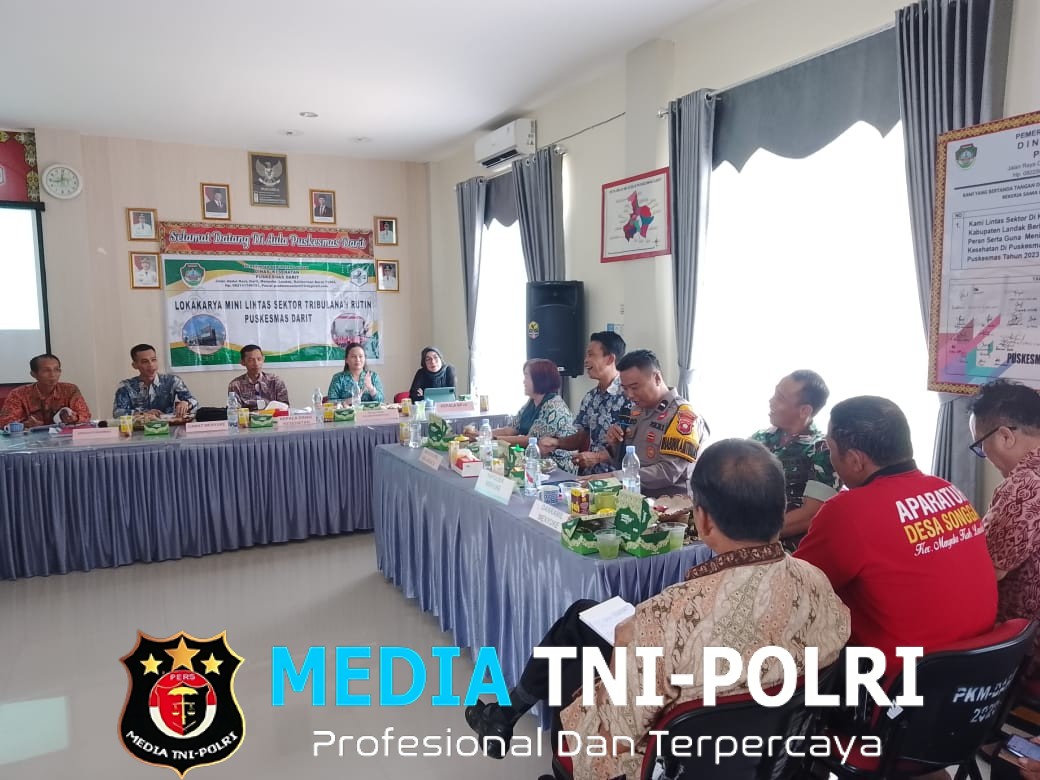 Bhabinkamtibmas Polsek Menyuke Hadiri Lokmin Lintas Sektoral  Puskesmas Darit