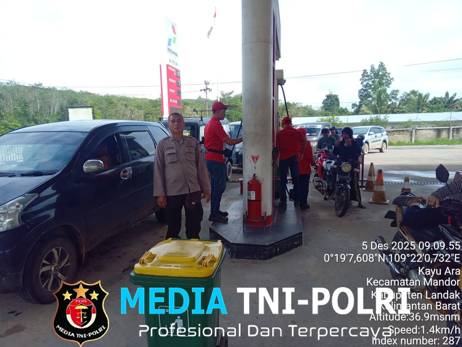 Polisi Sambangi SPBU Mandor, Beri Edukasi Keamanan kepada Warga