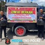 Peduli Sesama, Batalyon B Pelopor Brimob Kalteng Gelar Jumat Berkah di Sampit dan Pangkalan Bun