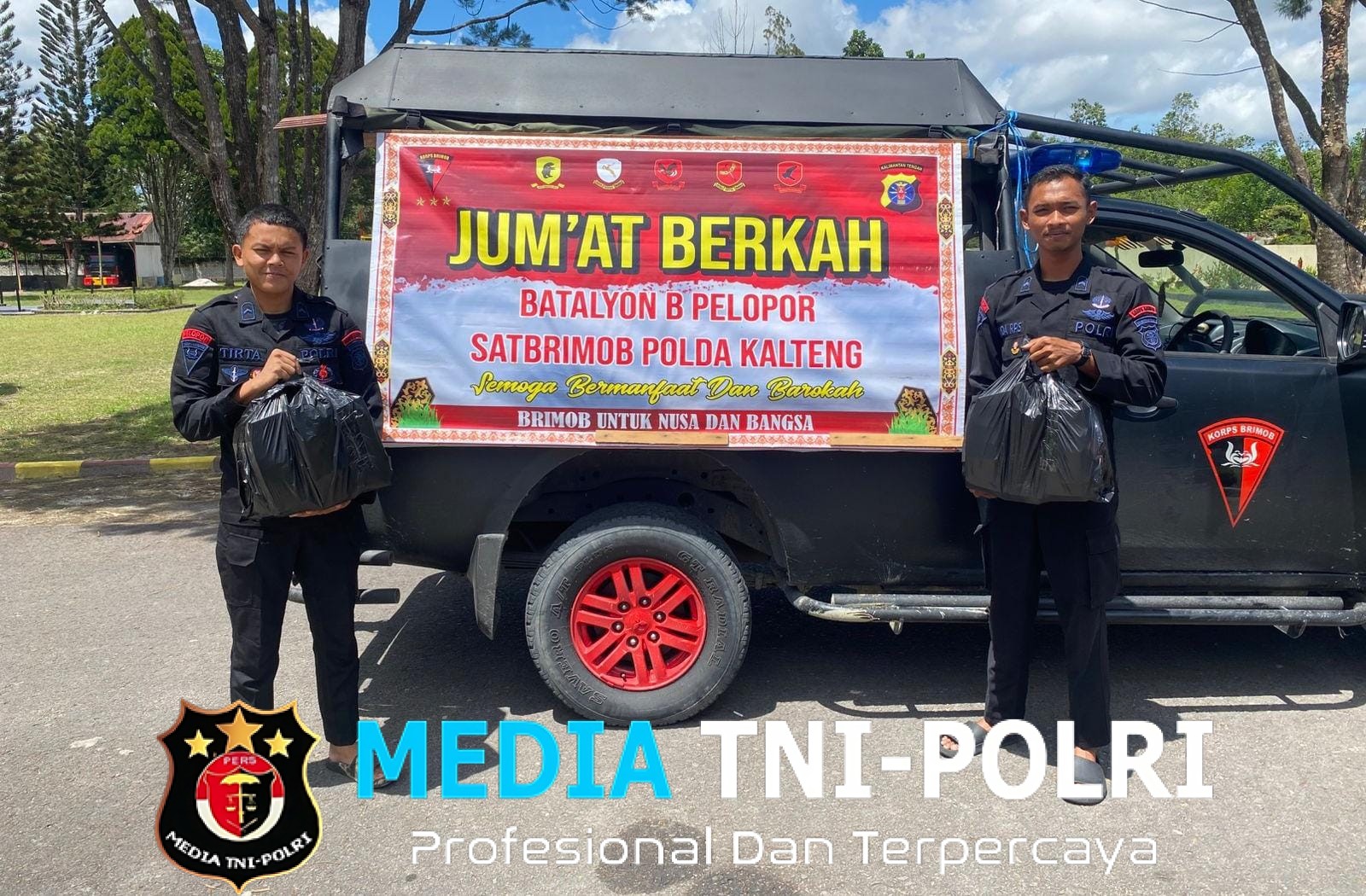 Peduli Sesama, Batalyon B Pelopor Brimob Kalteng Gelar Jumat Berkah di Sampit dan Pangkalan Bun