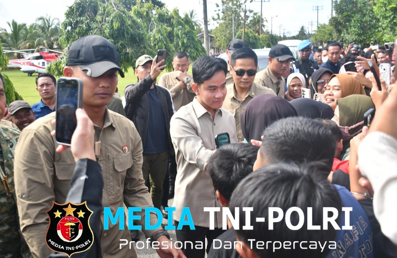 Wakil Presiden Republik Indonesia (Wapres RI) Gibran Rakabuming Raka Tinjau Korban Bencana di Sumut