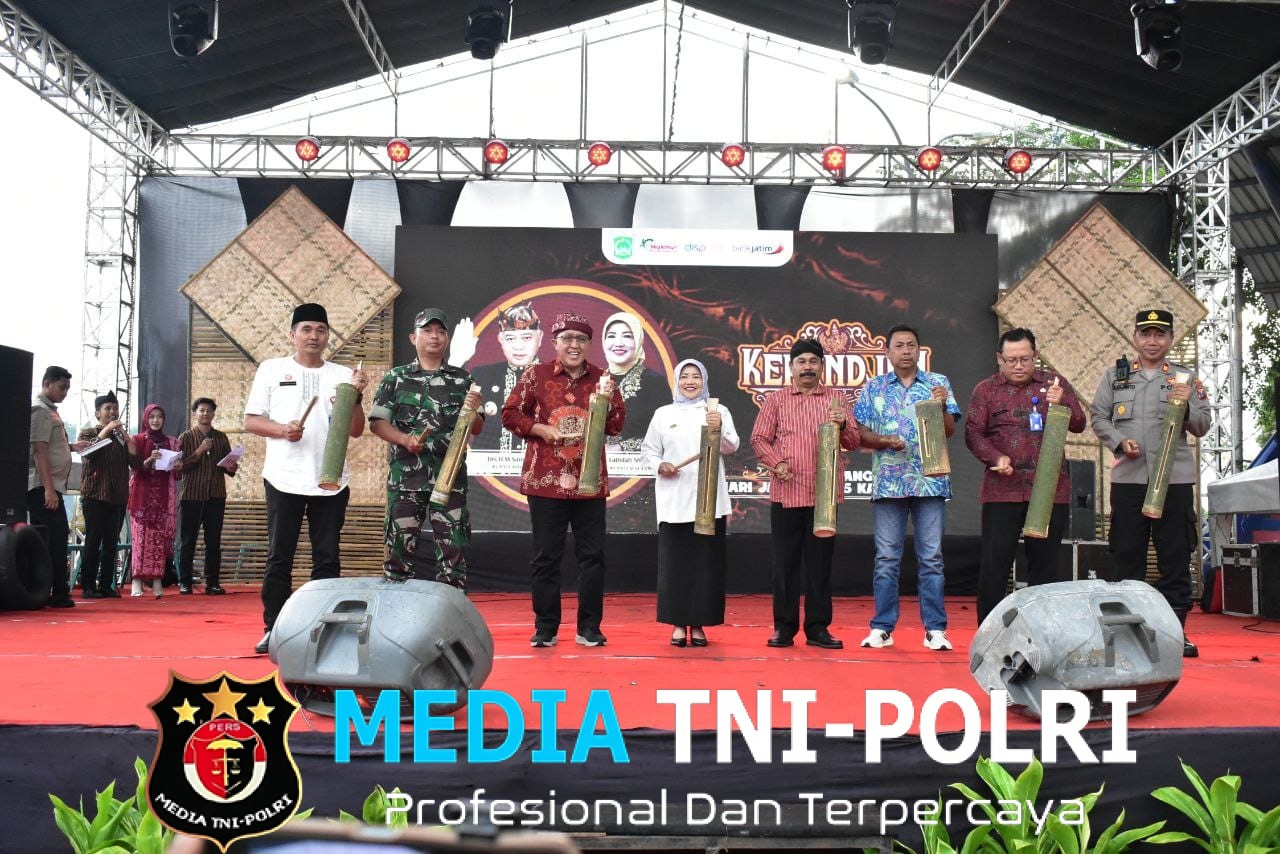 Hangatnya Nostalgia di Kanjuruhan Kasdim 0818 Larut dalam Pesta Rakyat Kepanjen Jaman Biyen