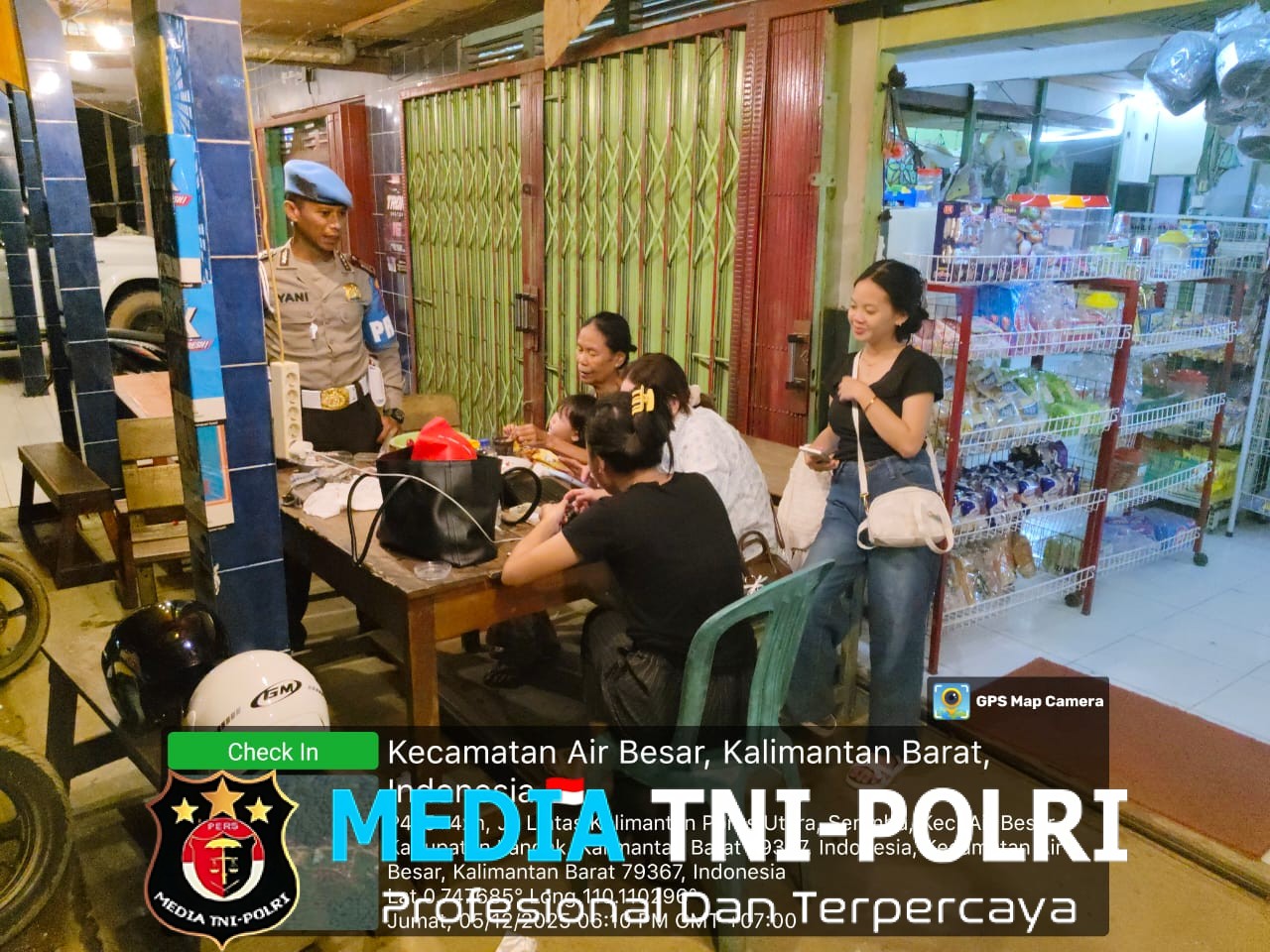 Lewat Patroli Malam, Polisi Sambangi Remaja di Malam Hari, Ingatkan Bijak Bermedsos dan Jauhi Narkoba