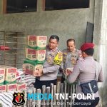 Polres Nagan Raya Hadir untuk Masyarakat, Sat Reskrim Salurkan Puluhan Paket Sembako ke Pesantren dan Warga Terdampak Banjir