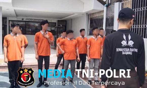 Warga Binaan Lapas Sampit Ikuti Pelatihan Pionering Membuat Tandu