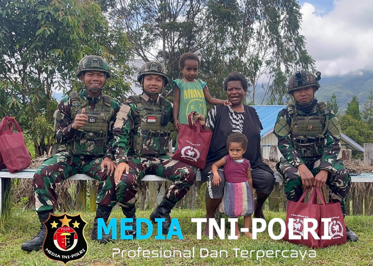 Totebag Baksos Satgas Yonif 521/DY Anjangsana sebagai Lambang kepedulian Masyarakat di Distrik Napua