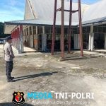 Polsek Menjalin Laksanakan Pengamanan Ibadah Misa Minggu di Gereja Paroki Santo Petrus dan Paulus