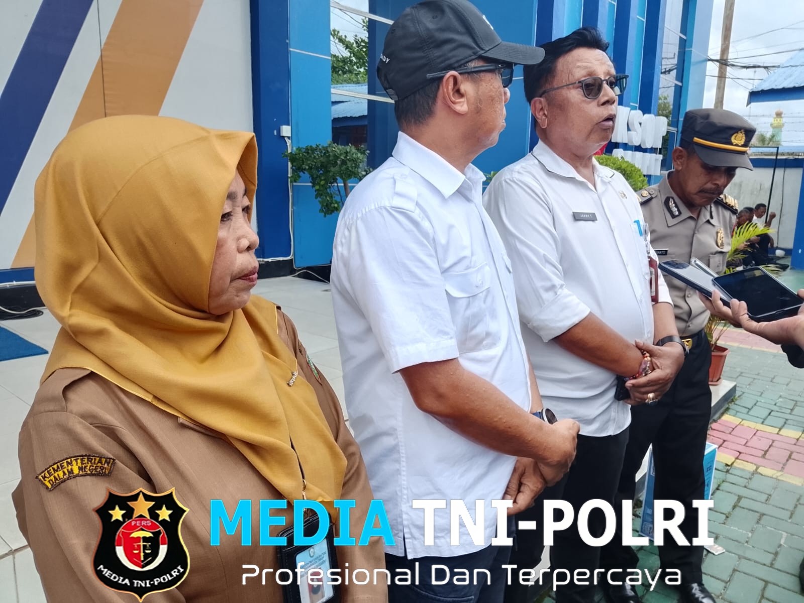 Puluhan Buruh Pelabuhan Aksi Demo Damai di Depan Kantor Kesyahbandaran dan Otoritas Pelabuhan (KSOP) Kelas III Sampit