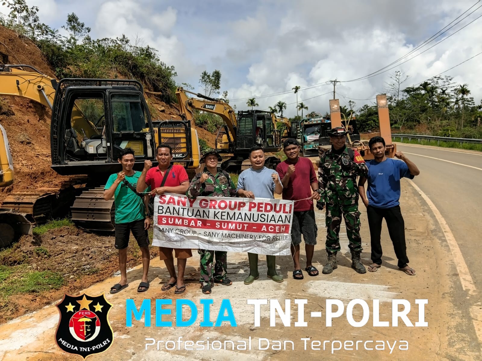 Koramil 24/Nisam Antara Dampingi Bantuan 5 Unit Alat Berat SANY Group untuk Percepatan Penanganan Longsor di Jalan Lintas Bener Meriah – Aceh Utara