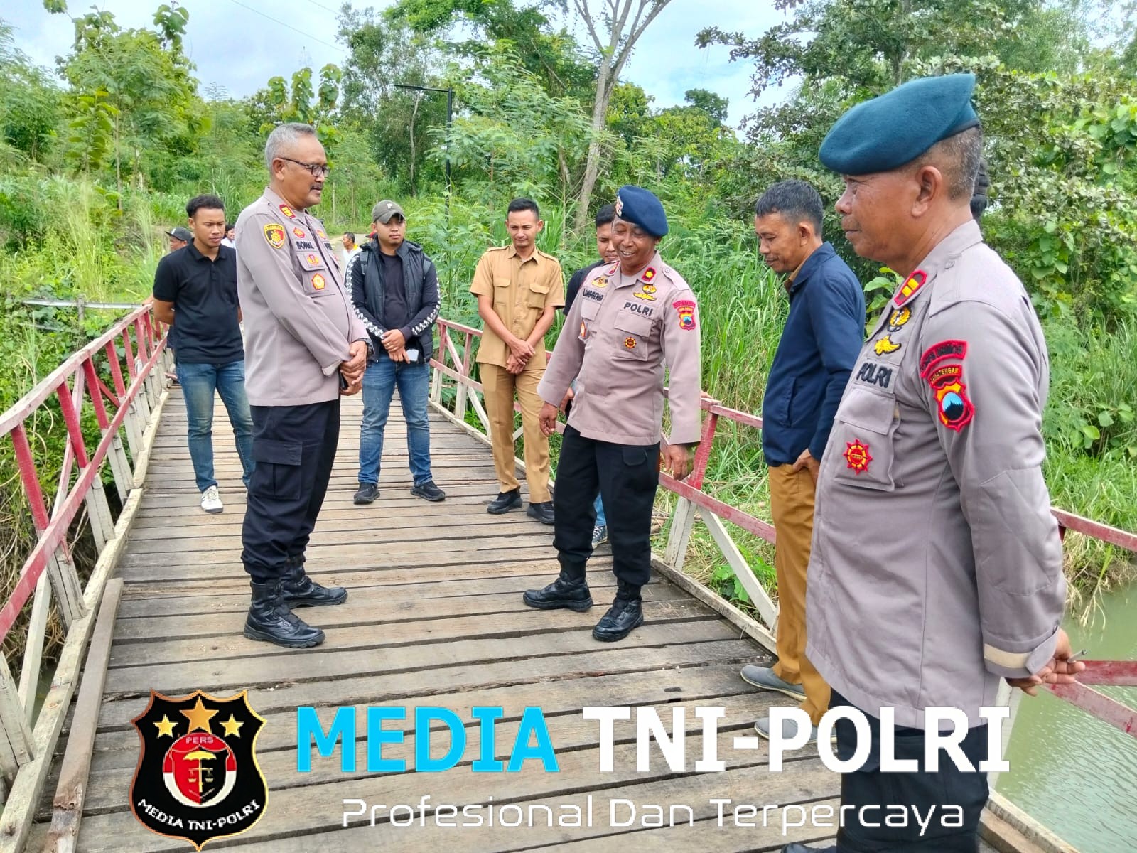 Danyon C Brimob Polda Jateng Tinjau Jembatan Dungtemu di Pracimantoro, Siap Dukung Perbaikan Bersama Polres Wonogiri