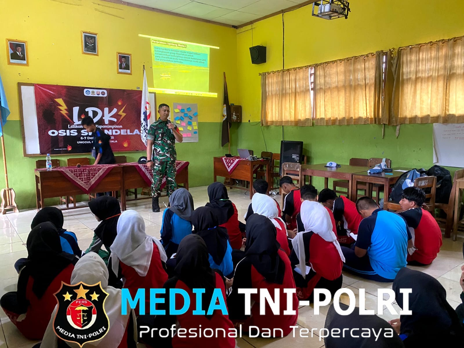 Siswa SMK P 8 Slogohimo Dibekali Nilai – Nilai Pancasila Dan Nasionalisme Oleh Babinsa
