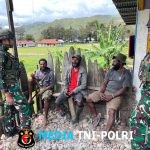 Senyum, Sapa, Salam Satgas Yonif 521/DY Kegiatan Komsos di Distrik Bolakme