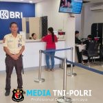 Patroli Siang Personel Polsek Sengah Temila, Warga dan Satpam Diberi Himbauan Waspada Kejahatan