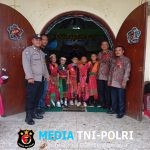 Polri Wujudkan Keamanan dan Kehangatan dalam Perayaan Natal Siswa SDN 030294 Sigalingging di Gereja HKBP Sigalingging