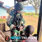 Pos Kotis Satgas Yonif 751/VJS Gelar Pengobatan Door to Door Gratis, Edukatif, dan Humanis