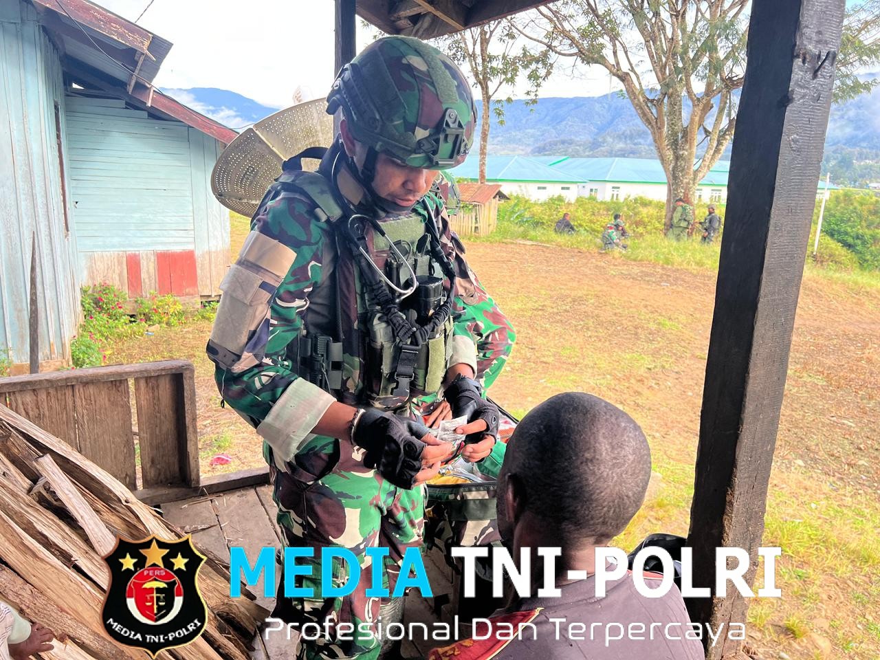 Pos Kotis Satgas Yonif 751/VJS Gelar Pengobatan Door to Door Gratis, Edukatif, dan Humanis