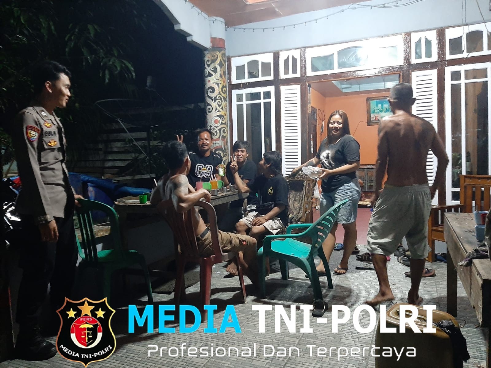 Antisipasi Kerawanan, Polsek Mandor Sambangi Titik Nongkrong Warga