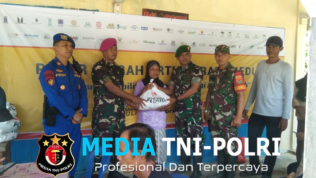 Polres Tanggamus Kawal Distribusi Bahan Pokok Pasar Murah Artha Graha Peduli di Pekon 3T