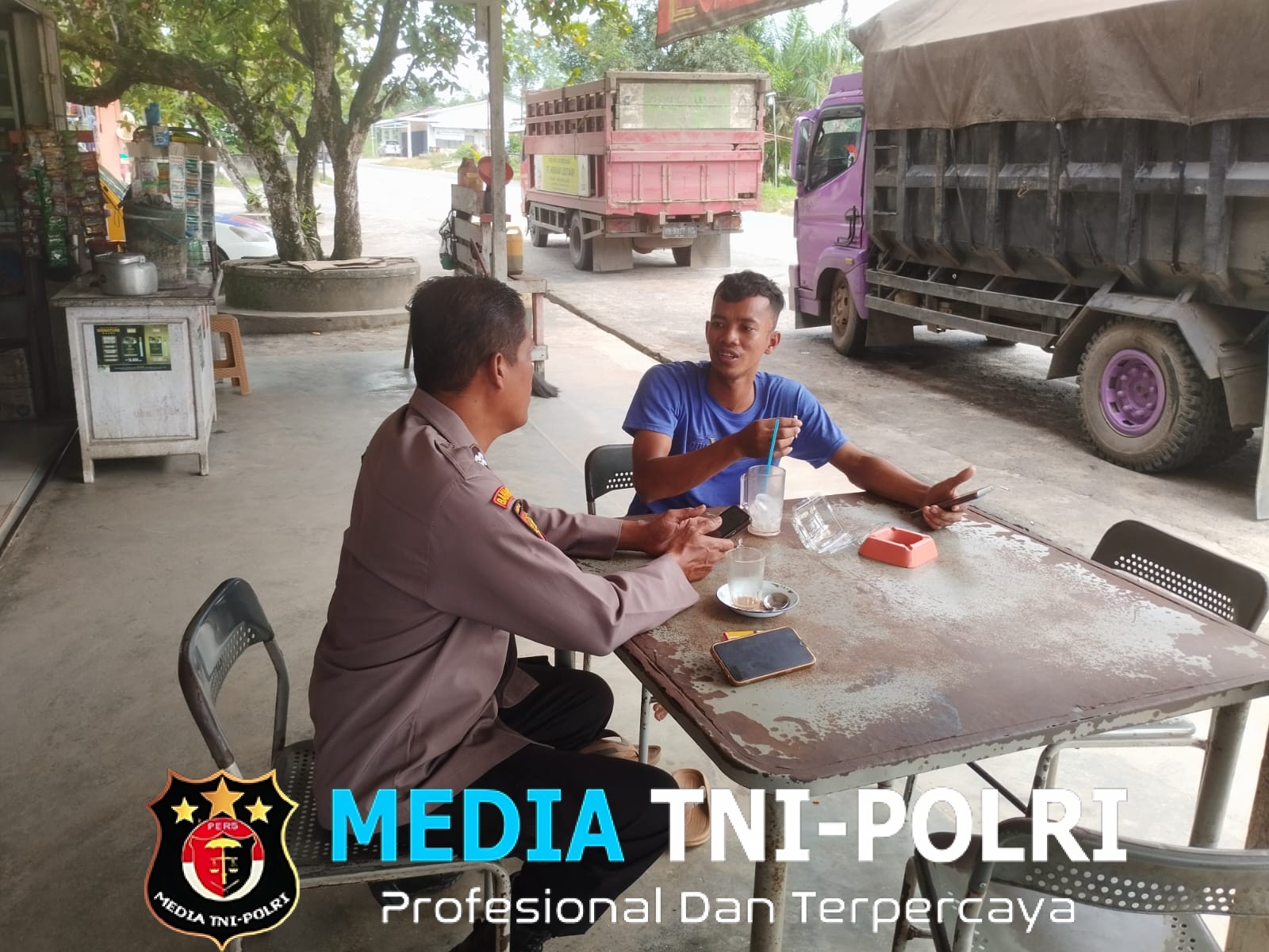 Sambang dan Imbauan Kamtibmas Warnai Patroli Siang Polsek Mandor