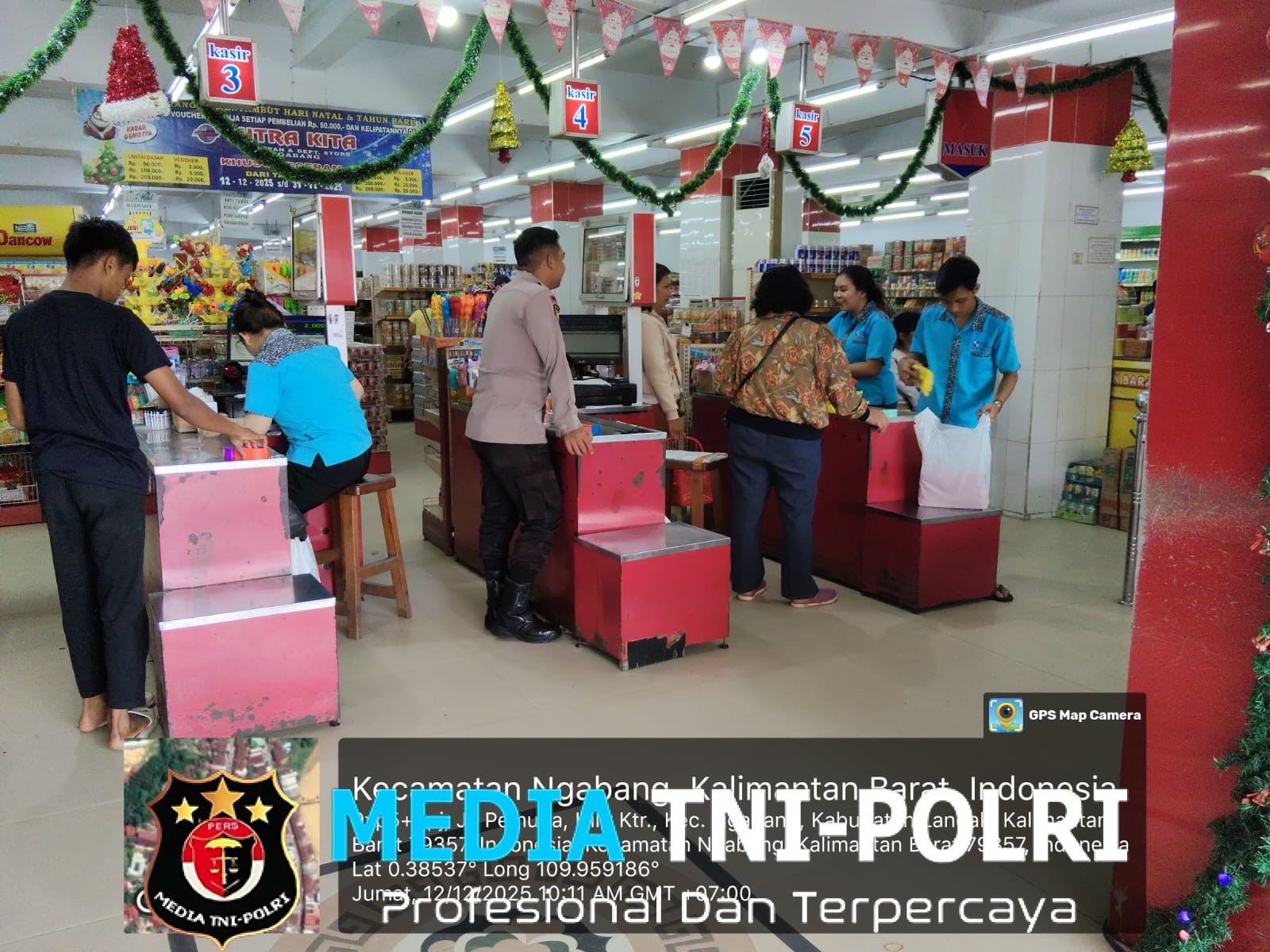 Polsek Ngabang Lakukan Patroli dan Monitoring Harga Sembako dan Gas Elpiji di Pasar Tradisional dan Toko Sembako Menjelang Nataru