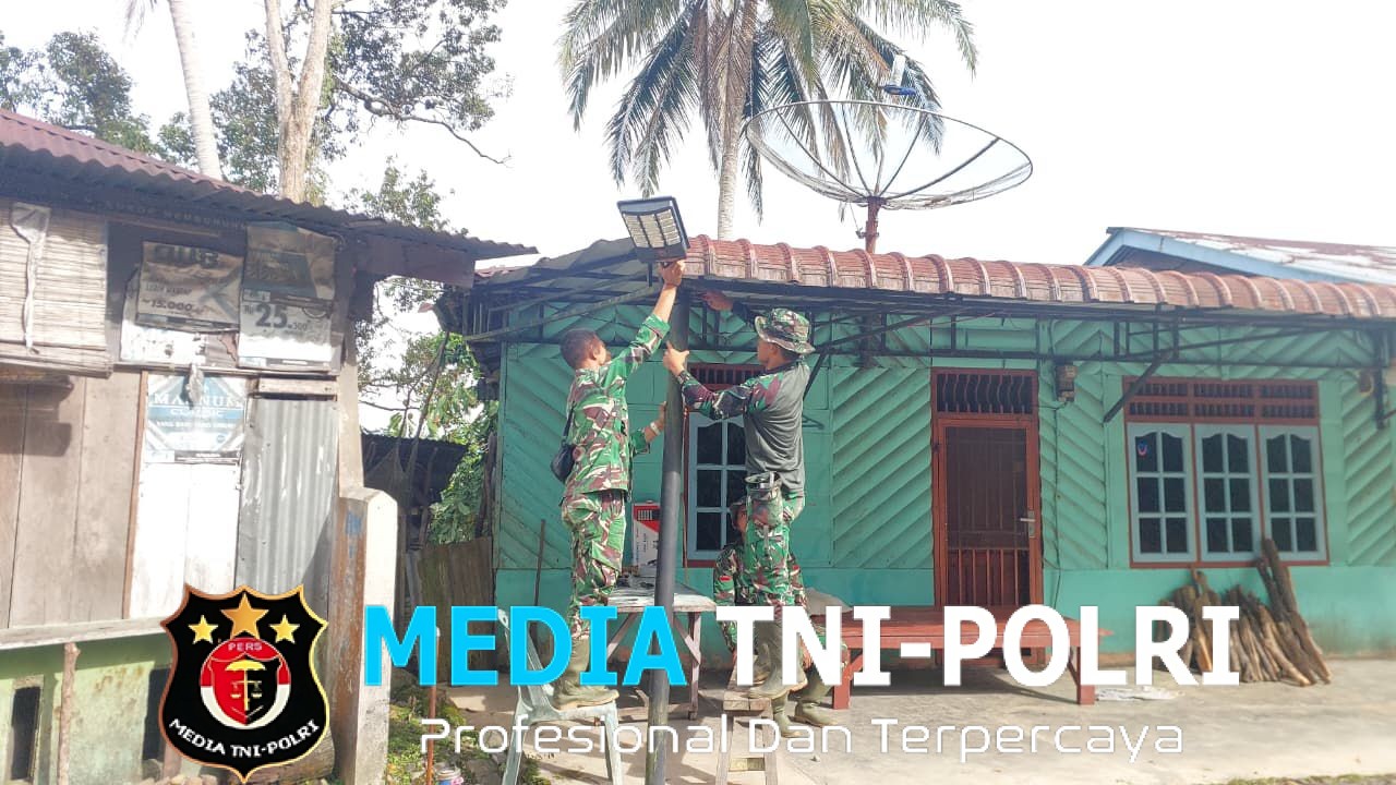Satgas Gulbencal Kodam I/BB Pasang Lampu Tenaga Surya di Desa Mardame