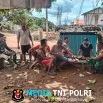 Babinsa Koramil 1015-12/Seruyan Tengah Komsos Dengan Warga Dan Pantau Wilayah Binaan