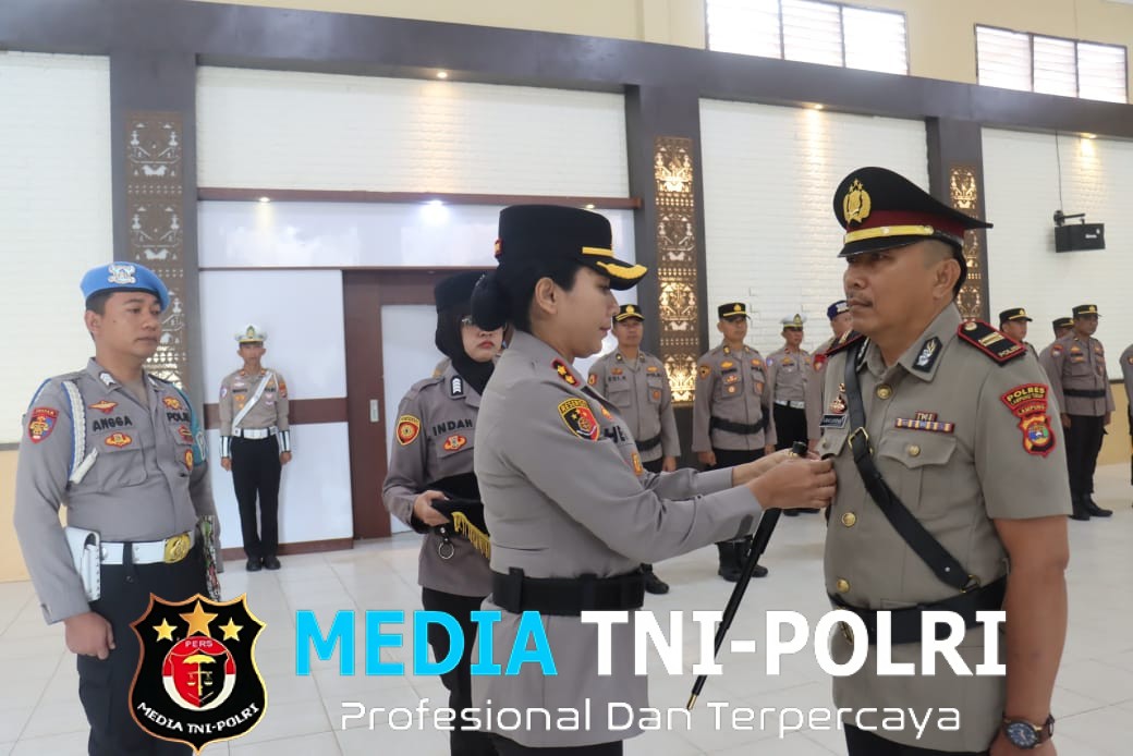 Kapolres Lampung Timur Pimpin Upacara Pelantikan dan Pengambilan Sumpah Jabatan Kapolsek Marga Tiga