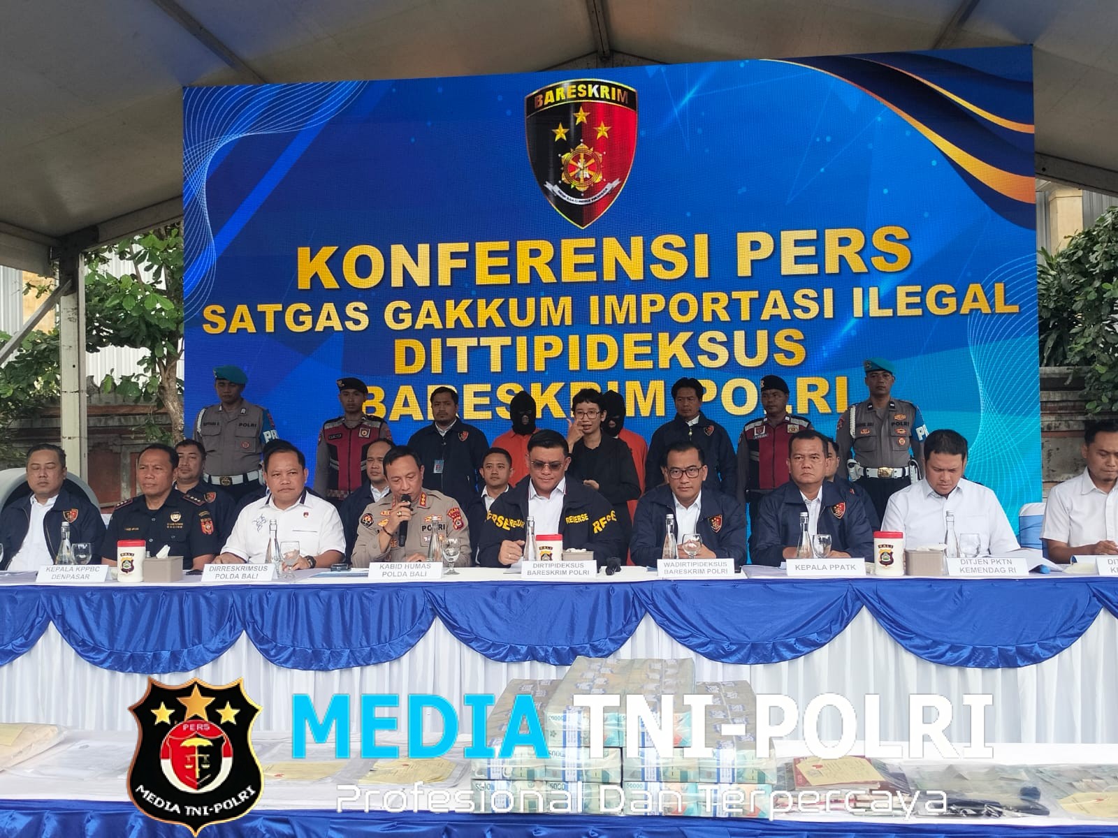 Bareskrim Polri Ungkap Kasus Pencucian Uang Dengan Perdagangan Impor Pakaian Bekas Omset 1,3 Triliun Di Pasar Kodok Tabanan Bali