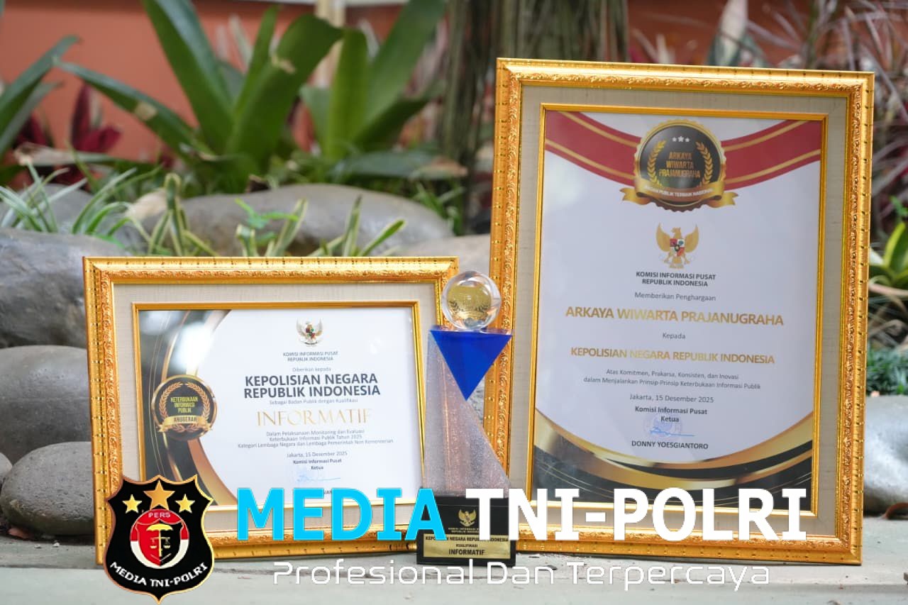 Dinobatkan sebagai Badan Publik Terbaik Nasional, Polri Raih Arkaya Wiwarta Prajanugraha dalam Monev KIP 2025