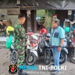 Wujud Kedekatan Babinsa Komsos Dengan Tukang Parkir