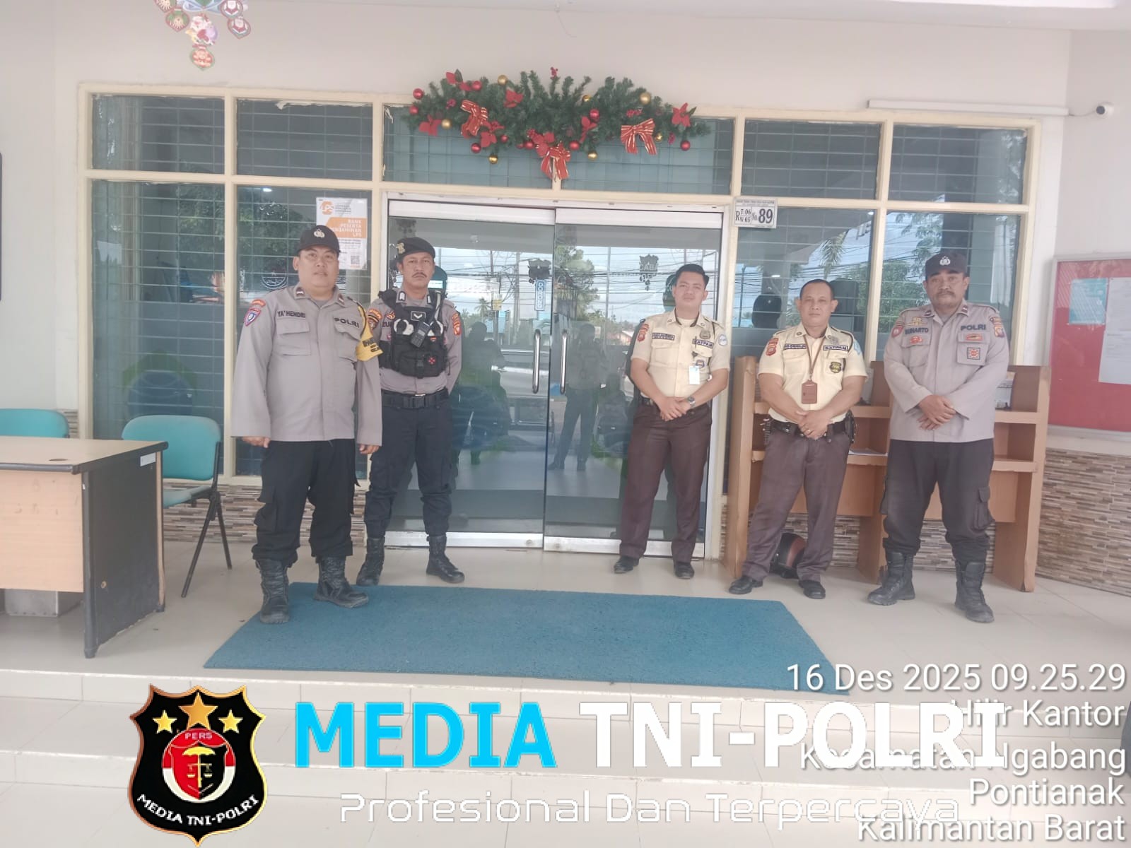 Giat Patroli Rutin Polsek Ngabang Jaga Kamtibmas Tetap Kondusif