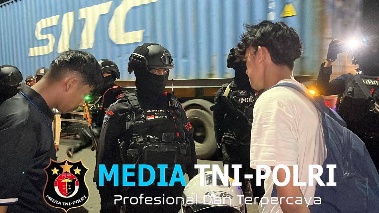 Brimob Batalyon D Pelopor Gelar Patroli Rayonisasi di Wilayah Kabupaten Bekasi