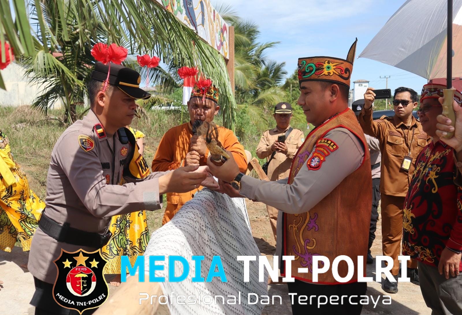 Kunjungan Kerja Kapolres Kotim Dan Ketua Bhayangkari Di Polsek Mentaya Hulu