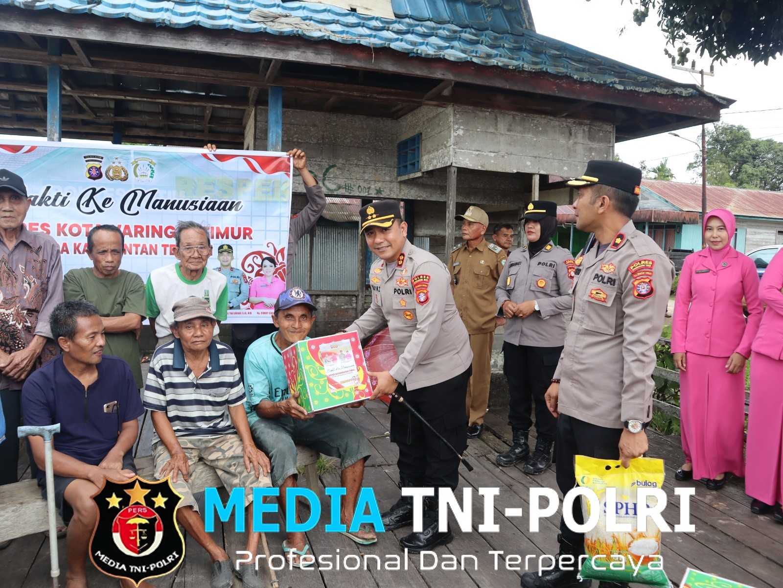 Bakti Kemanusiaan Polres Kotim, Tinjau lokasi Pasca sungai meluap Di Kecamatan Mentaya Hulu Dan Antang Kalang