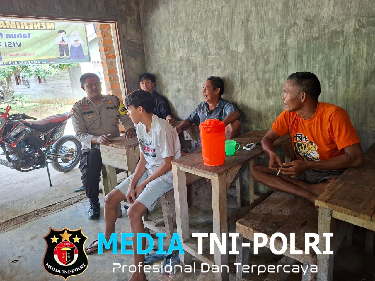 Bhabinkamtibmas Polsek Salapian Sambang Desa, Warga Diajak Jaga Kamtibmas dan Waspada Narkoba