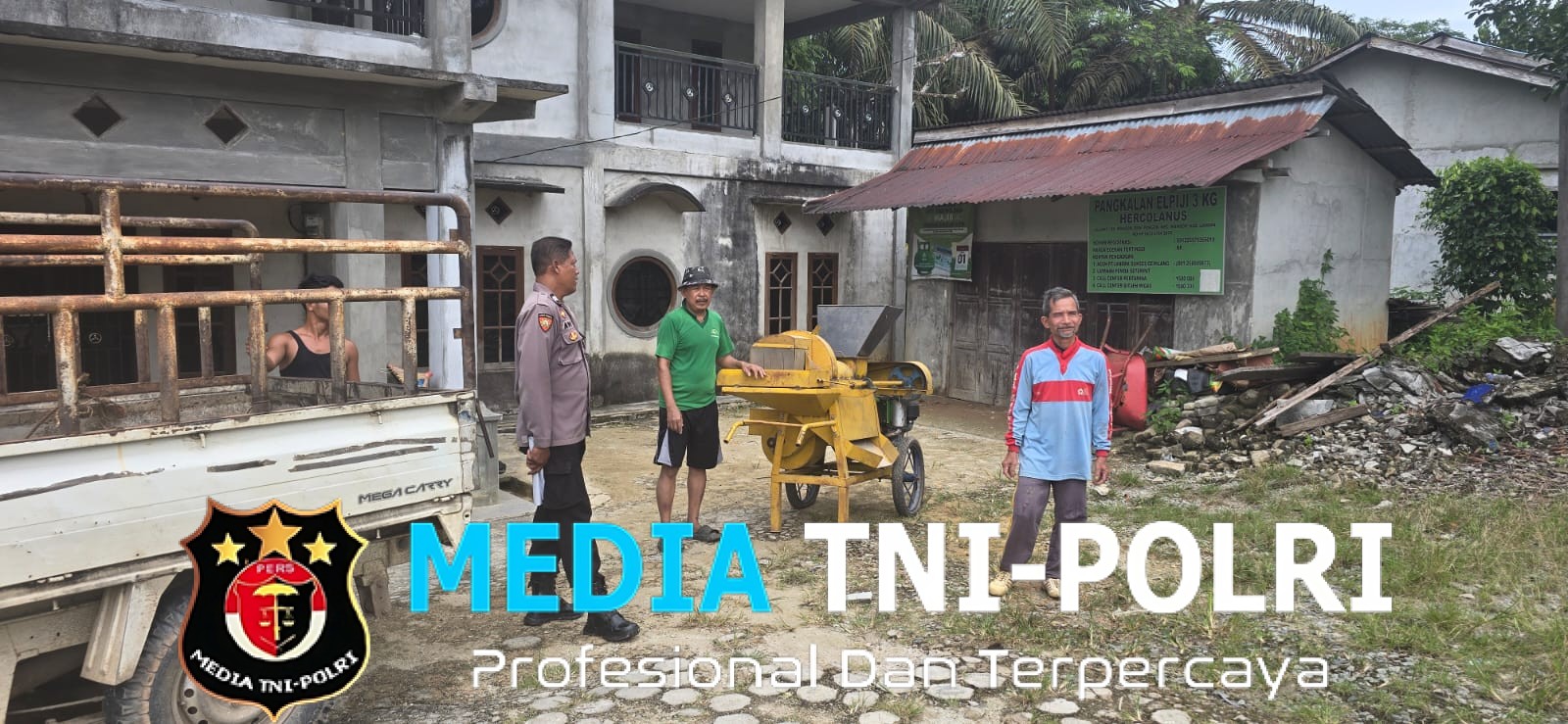 Patroli Siang, Polisi Pastikan Aktivitas Warga Mandor Aman dan Lancar